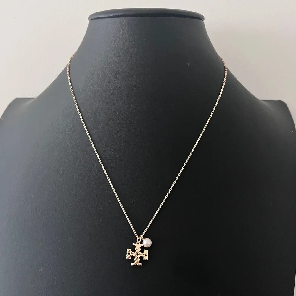 Tory Burch Twisted Rope Pearl Gold Pendant Necklace